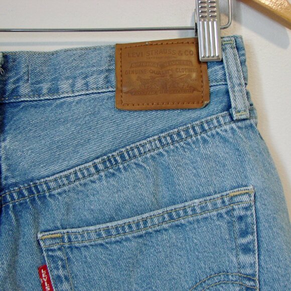 Levi's Ribcage Shorts Authentic Denim Jean Frayed Raw Hem Button Front Size 30 - Picture 9 of 15